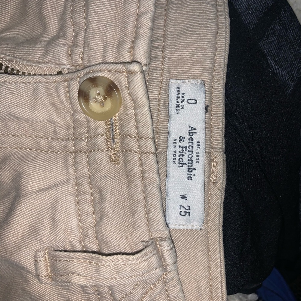 Khaki shorts🧡 - Picture 2 of 3